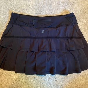Lululemon Skirt (comes with bag)